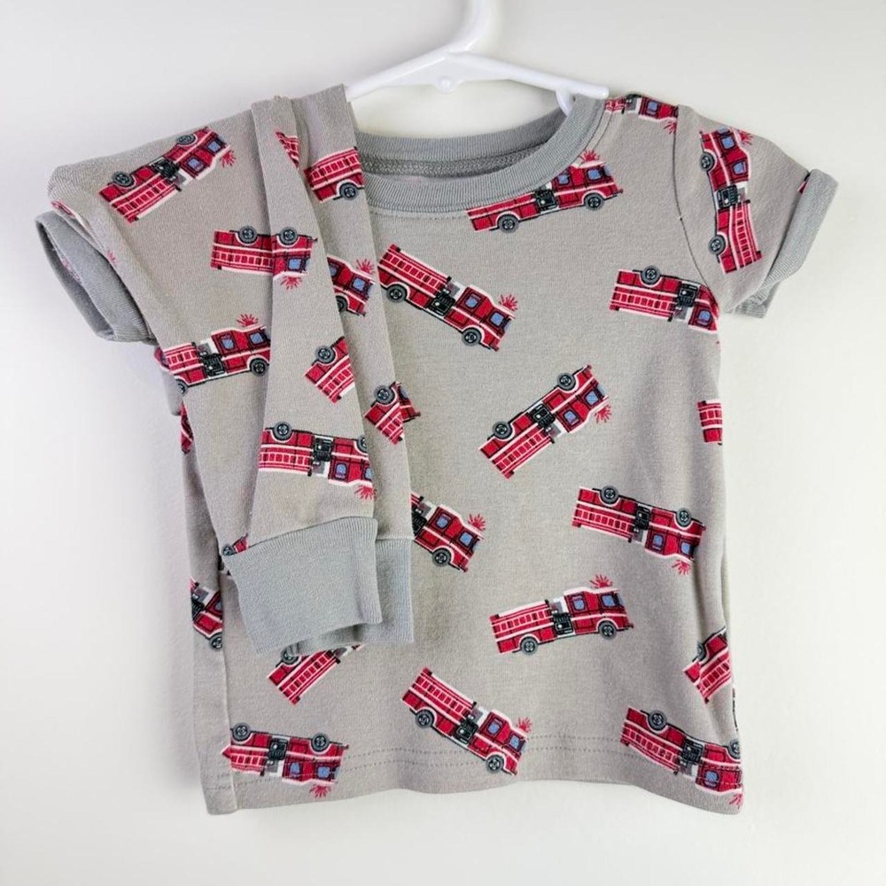 Old Navy Baby Boys Pajamas Gray Red Fire Truck Print 12-18 Months